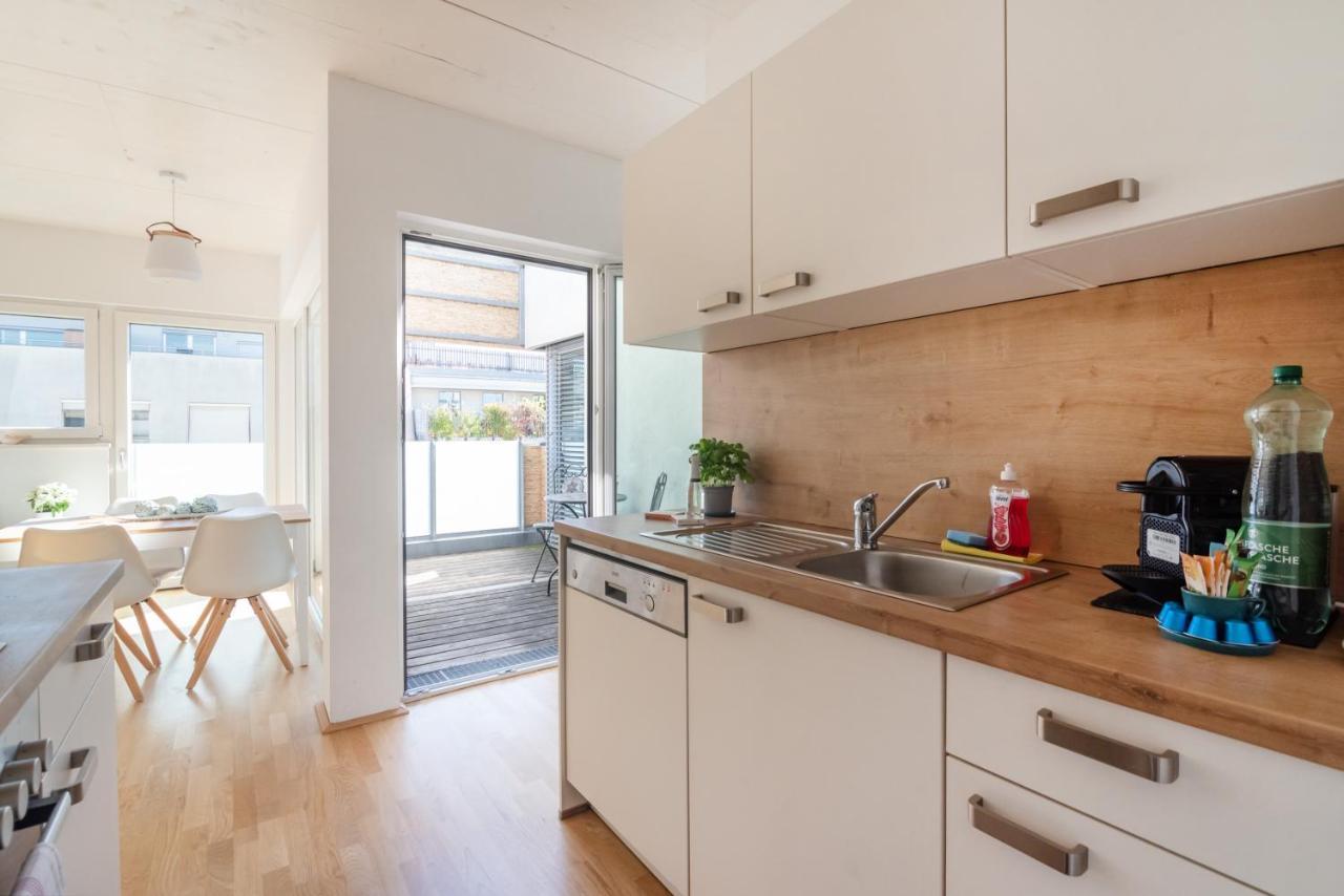 Helles, Neues Dg Apartment Mit Blick Zum Donauturm Вена Экстерьер фото