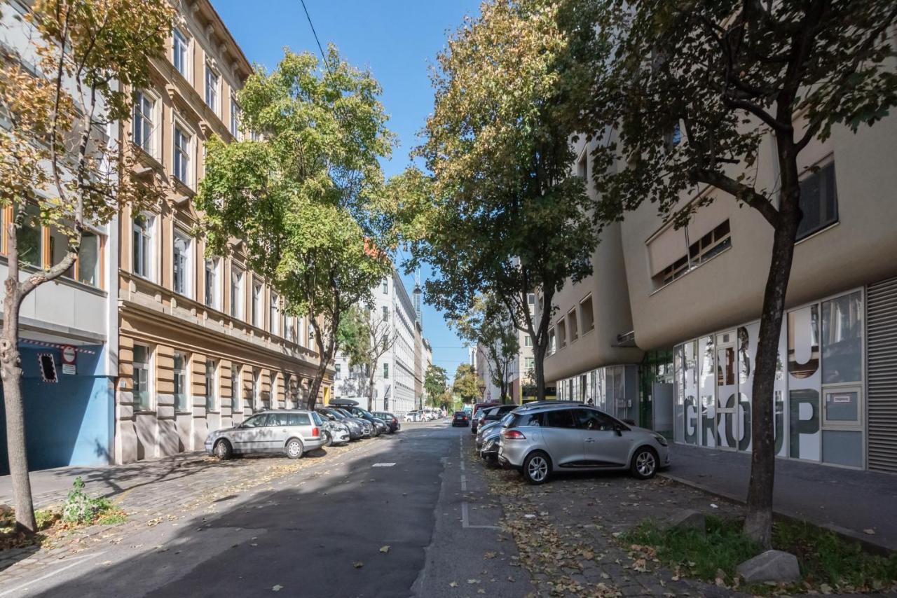 Helles, Neues Dg Apartment Mit Blick Zum Donauturm Вена Экстерьер фото