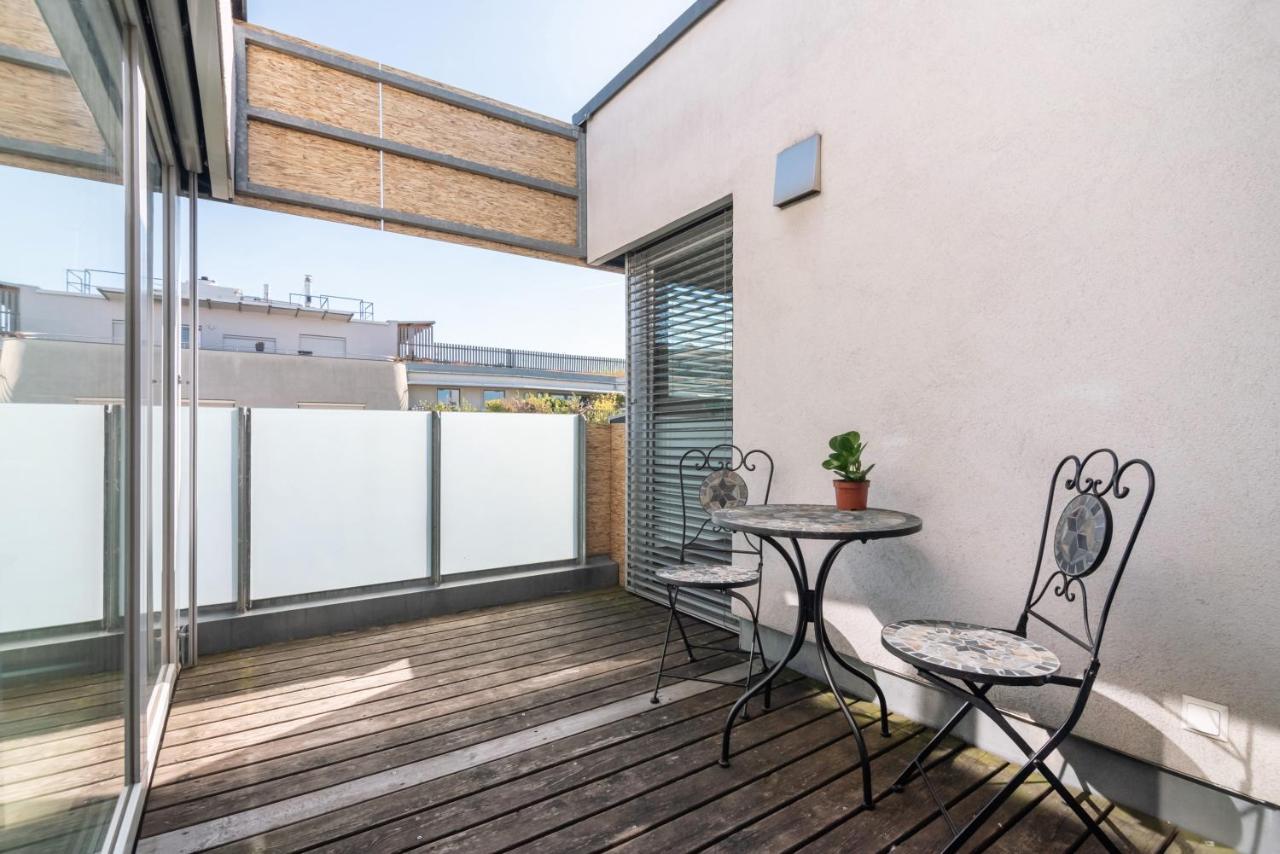 Helles, Neues Dg Apartment Mit Blick Zum Donauturm Вена Экстерьер фото